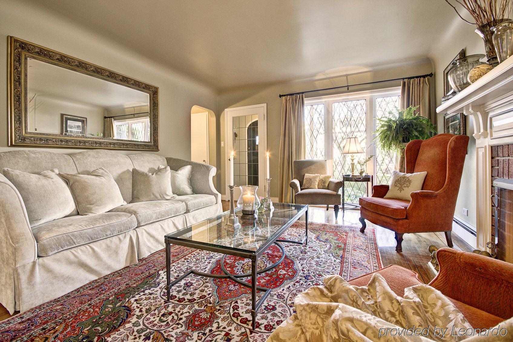The English Bay Inn Лангли Екстериор снимка