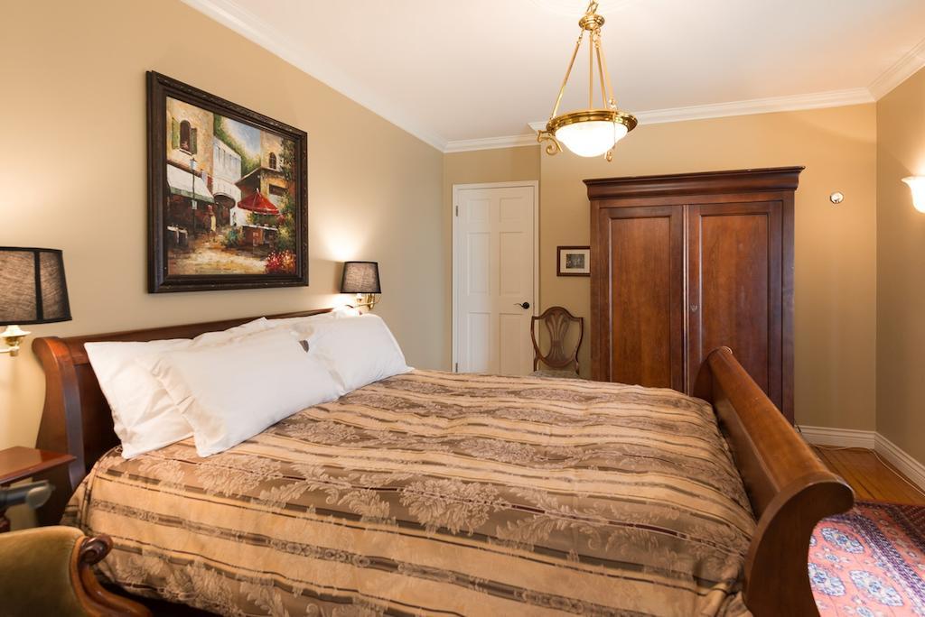 The English Bay Inn Лангли Екстериор снимка