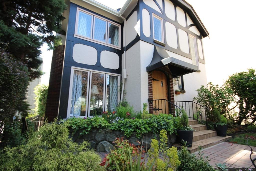 The English Bay Inn Лангли Екстериор снимка