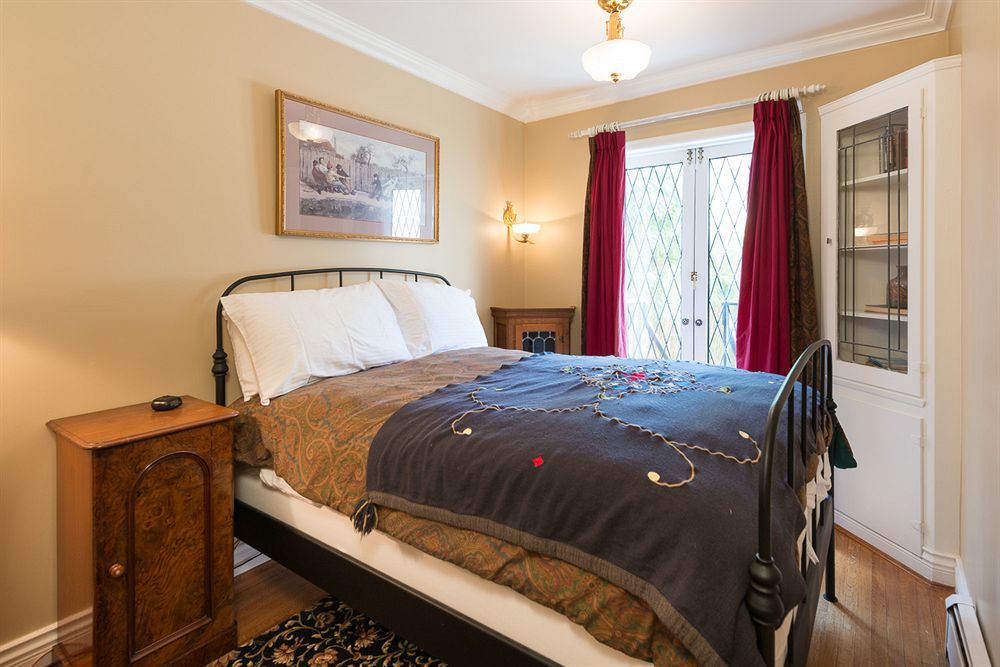 The English Bay Inn Лангли Екстериор снимка